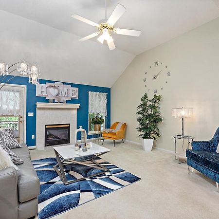 Beautiful Townhome, 11 Minutes To Downtown, Kcmo. Kansas City Exterior foto
